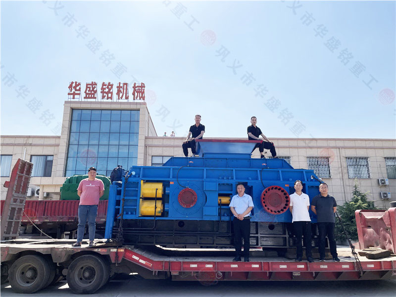 砂廠老板想要高產(chǎn) 還想簡(jiǎn)單易維護(hù) 就用對(duì)輥制砂機(jī)